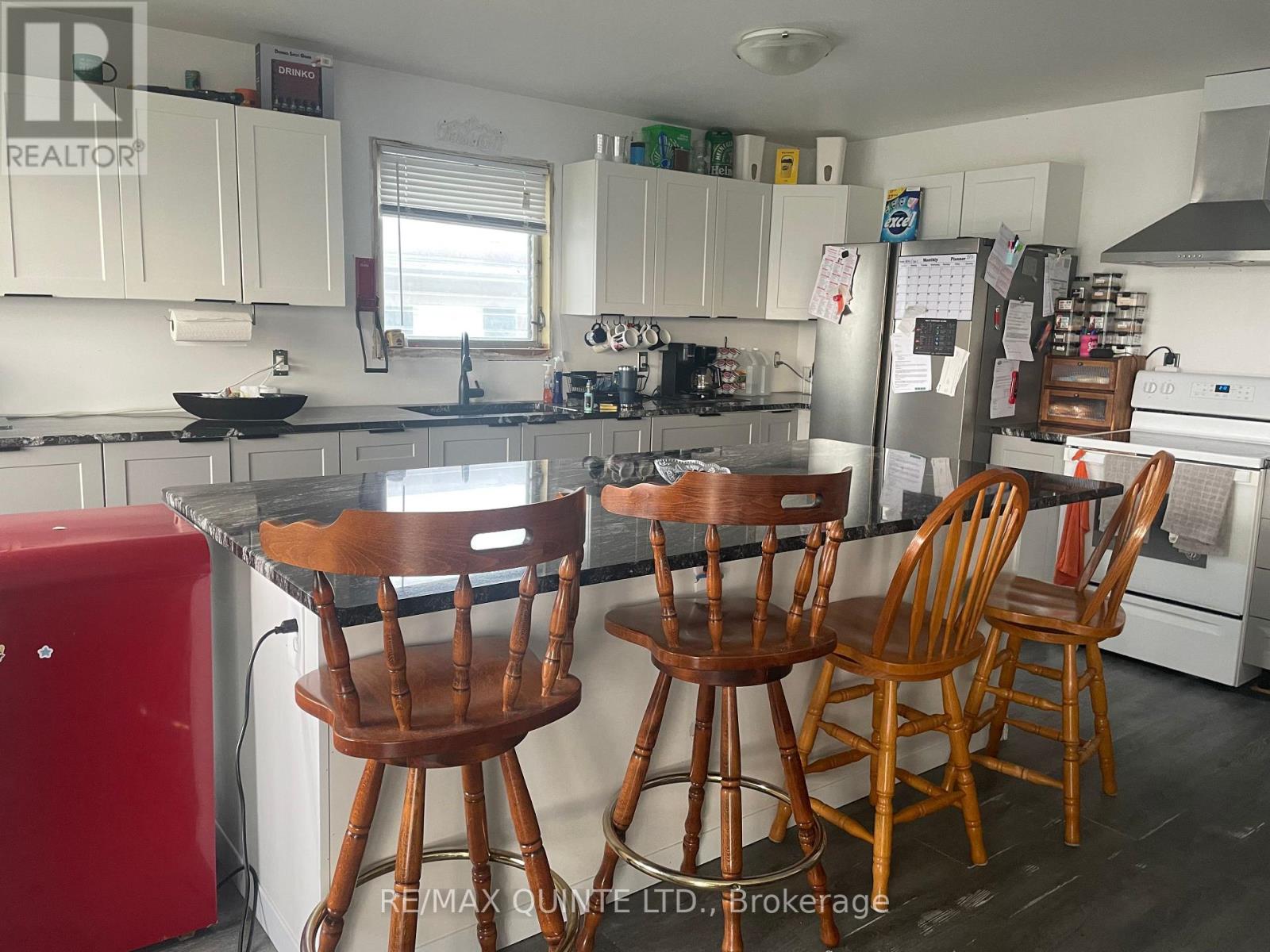 27 First Avenue, Quinte West, Ontario K8V 5M6 - Photo 5 - X12583014