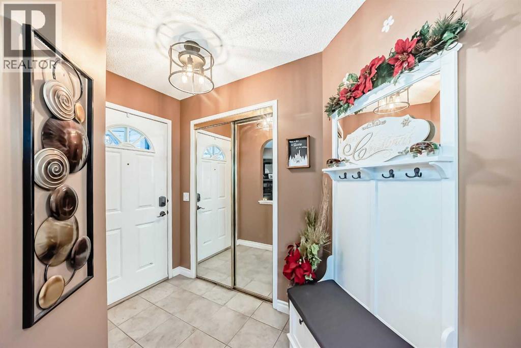 9834 Hidden Valley Drive Nw, Calgary, Alberta  T3A 5L2 - Photo 4 - A2270836