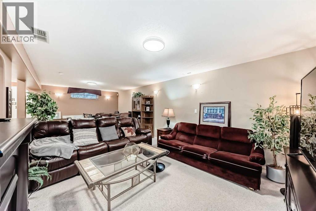 9834 Hidden Valley Drive Nw, Calgary, Alberta  T3A 5L2 - Photo 32 - A2270836