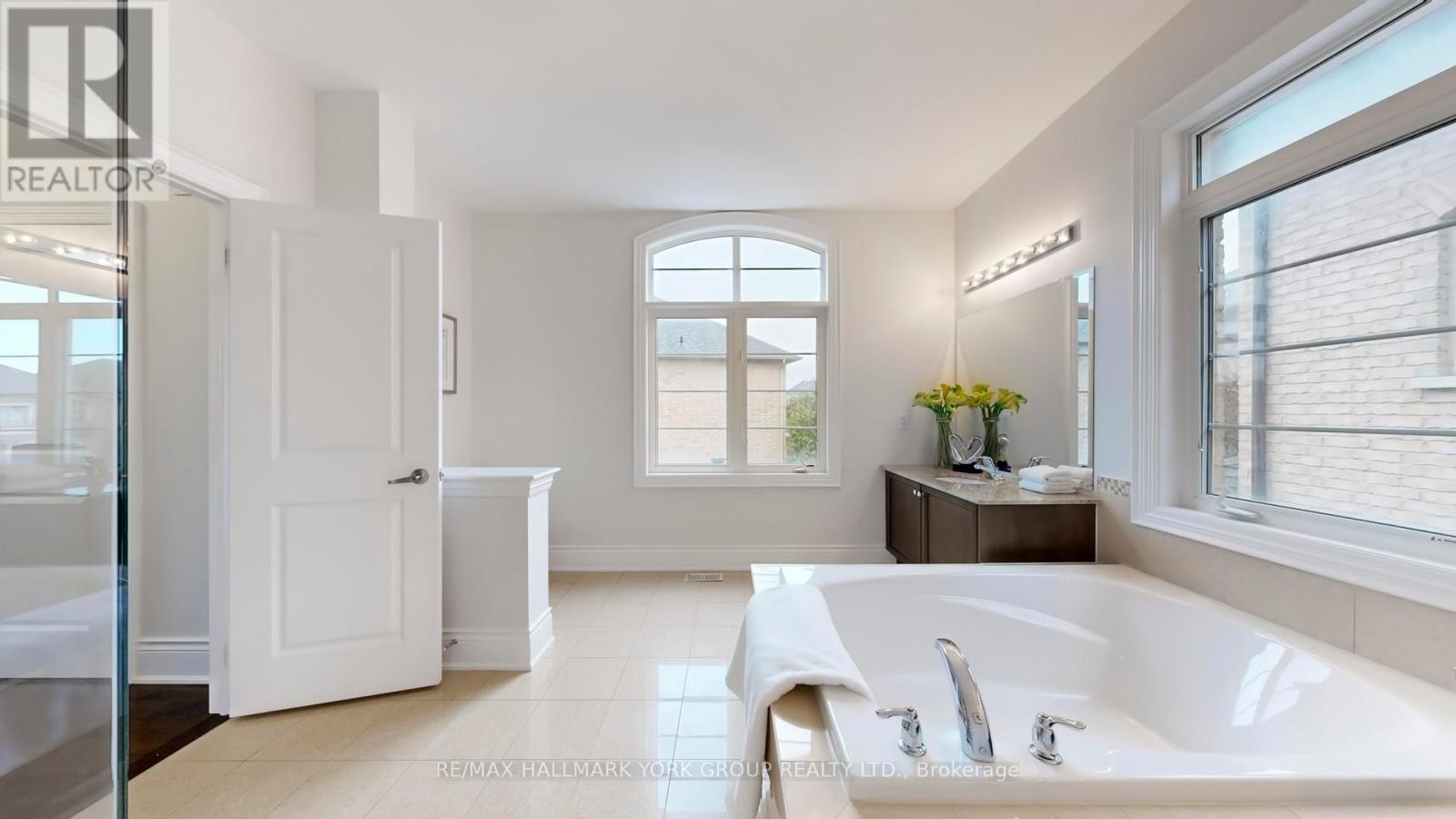 40 Orleans Circle, Vaughan, Ontario  L4H 0V3 - Photo 32 - N12587974