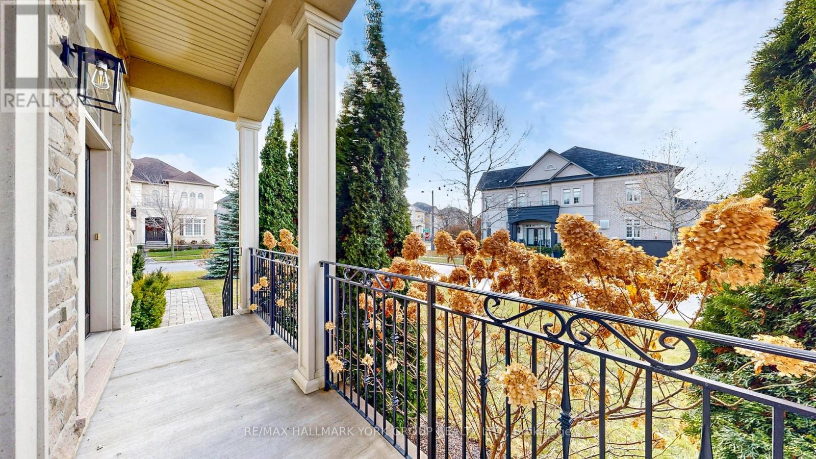 40 Orleans Circle, Vaughan, Ontario  L4H 0V3 - Photo 5 - N12587974