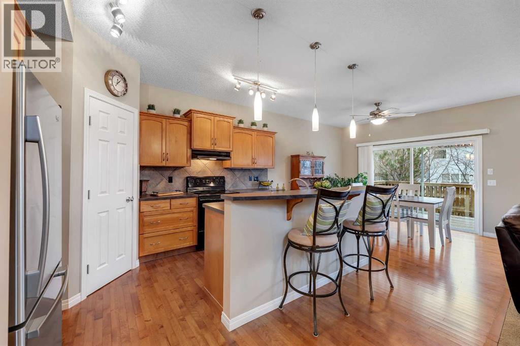 136 Copperfield Close Se, Calgary, Alberta  T2Z 4L3 - Photo 5 - A2270697