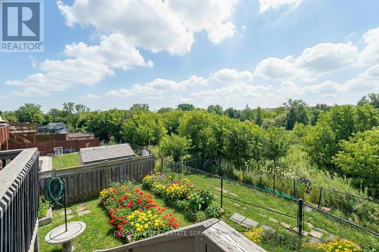 44 Moldovan Drive, Brampton, Ontario  L6R 0E4 - Photo 5 - W12587948