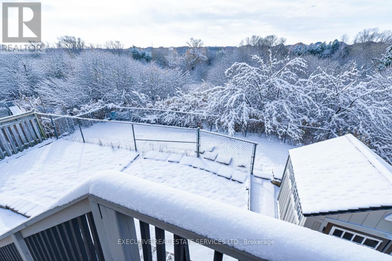 44 Moldovan Drive, Brampton, Ontario  L6R 0E4 - Photo 7 - W12587948