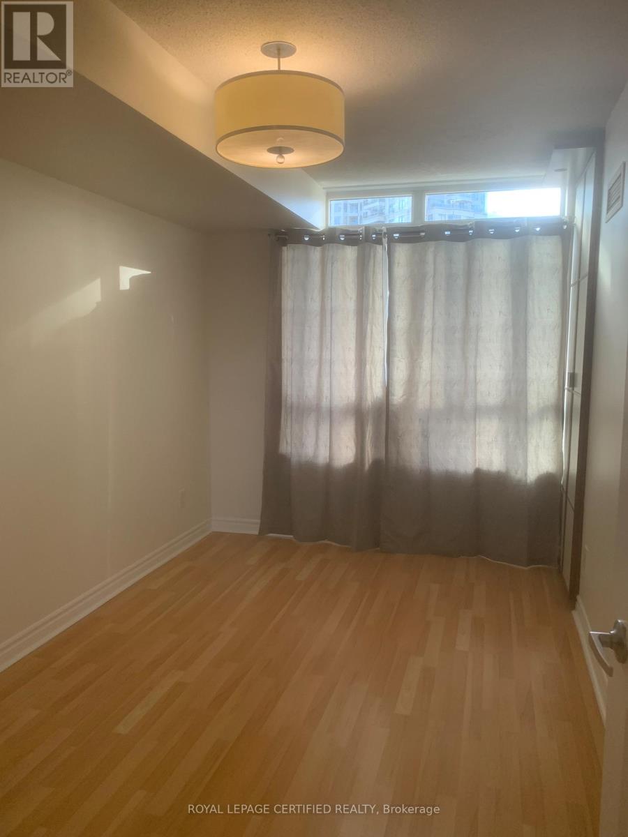 2104 - 3880 Duke Of York Boulevard, Mississauga, Ontario  L5B 4M7 - Photo 14 - W12587952