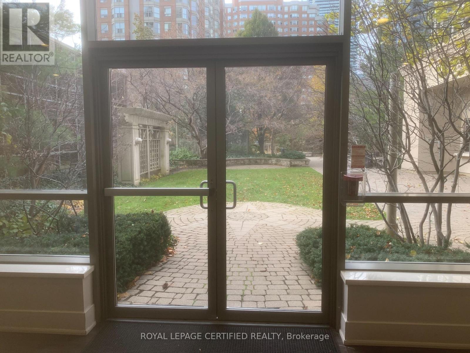 2104 - 3880 Duke Of York Boulevard, Mississauga, Ontario  L5B 4M7 - Photo 28 - W12587952