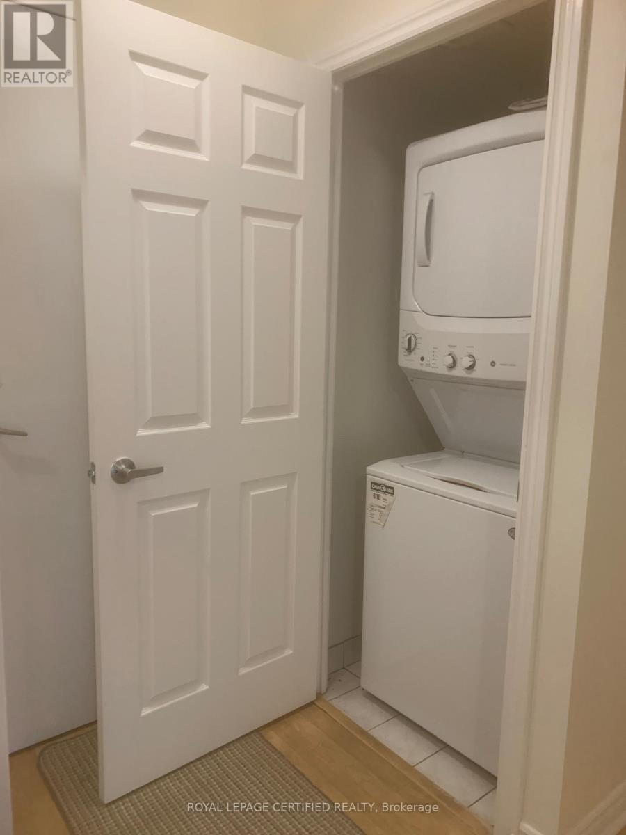 2104 - 3880 Duke Of York Boulevard, Mississauga, Ontario  L5B 4M7 - Photo 8 - W12587952