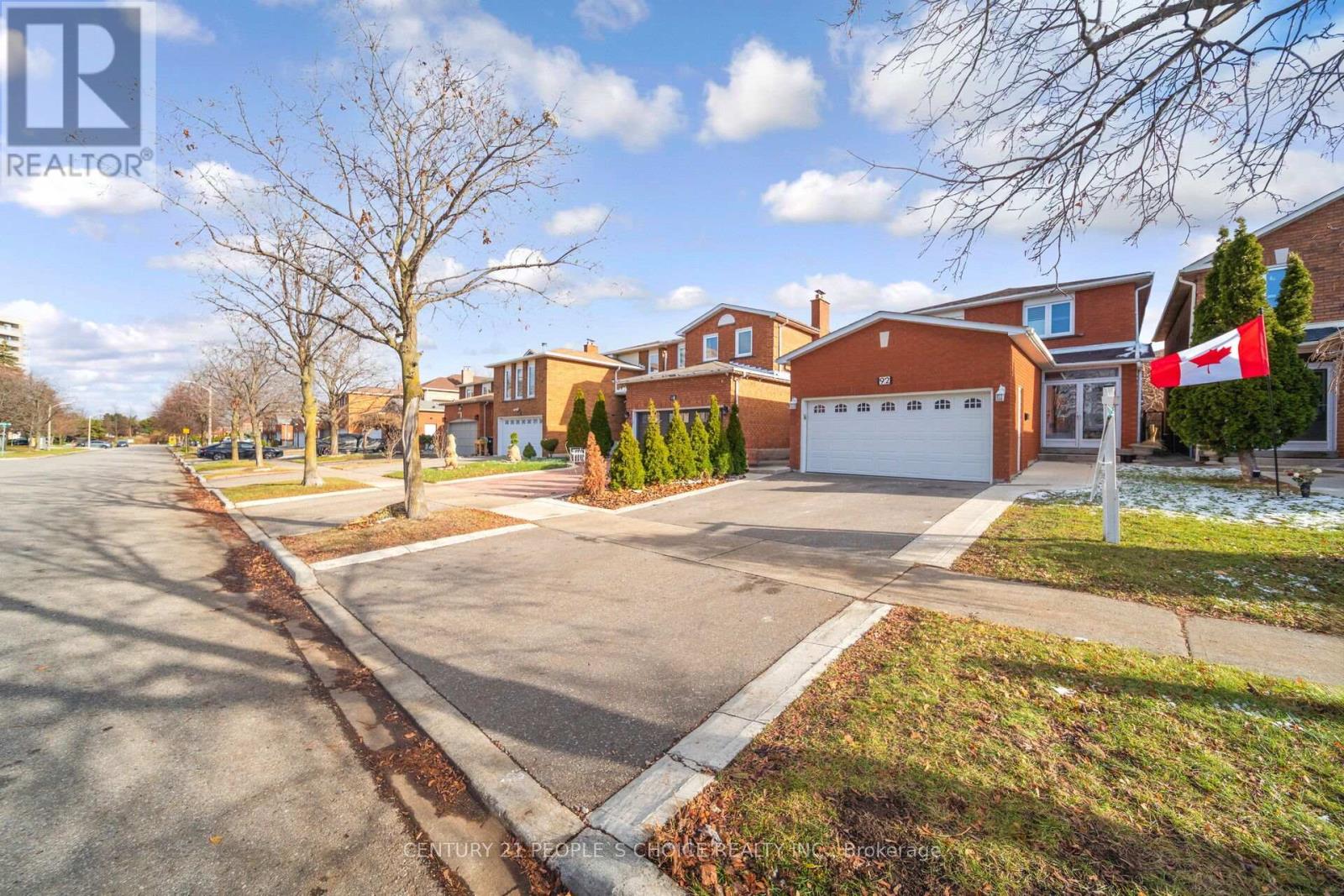 92 Woolridge Court, Brampton, Ontario  L6Y 3G3 - Photo 2 - W12587962