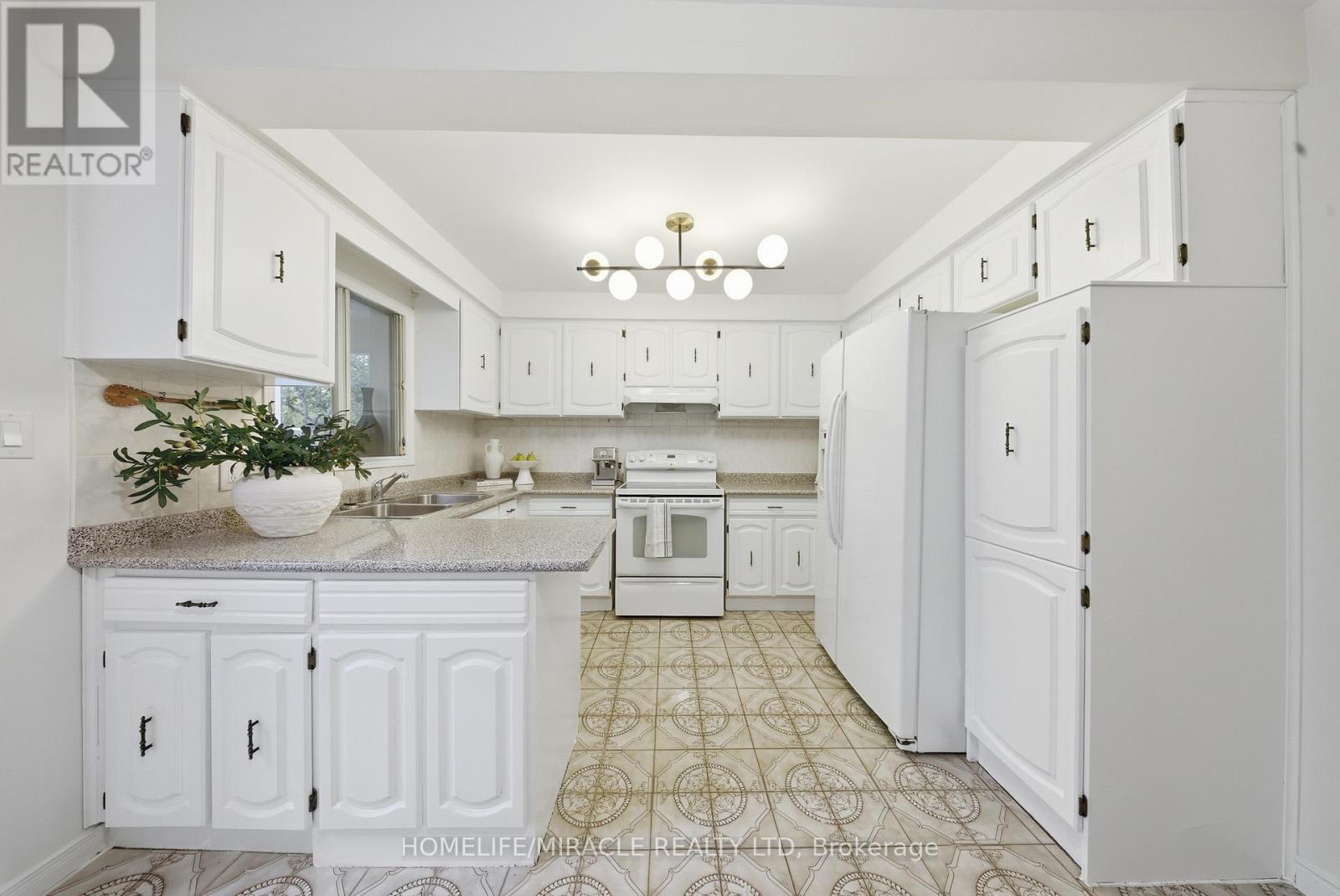 4343 Alta Court, Mississauga, Ontario  L4Z 1N6 - Photo 16 - W12587980