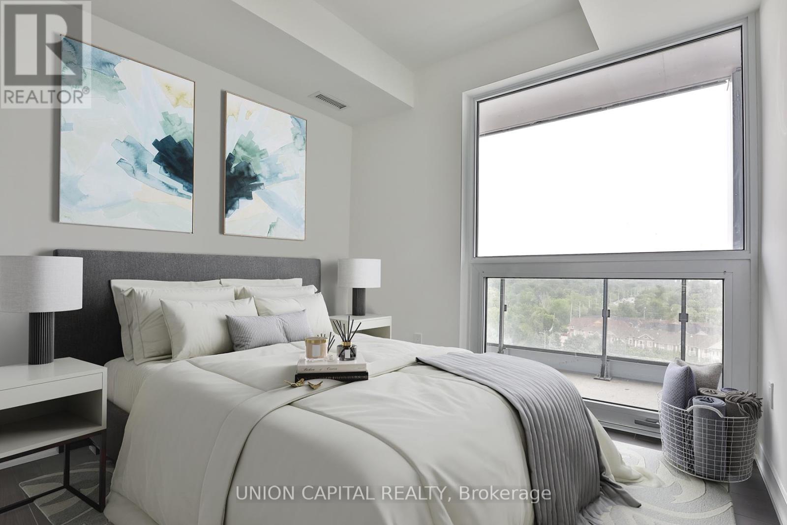 1002 - 28 Ann Street, Mississauga, Ontario  L5G 3G1 - Photo 4 - W12587998