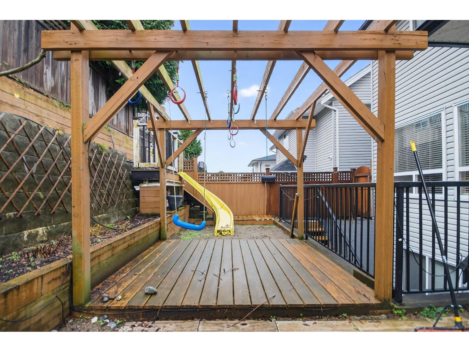 14734 62 Avenue, Surrey, British Columbia  V3S 2L1 - Photo 2 - R3071024