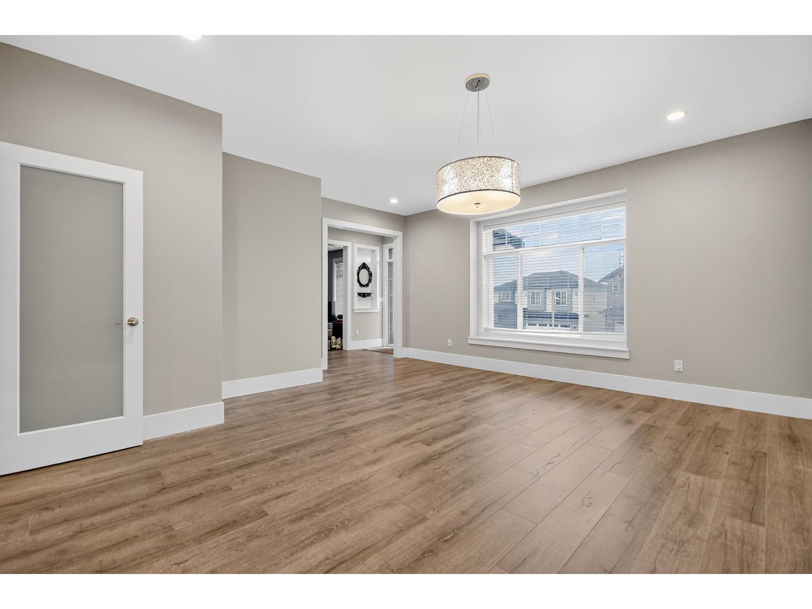 14734 62 Avenue, Surrey, British Columbia  V3S 2L1 - Photo 4 - R3071024