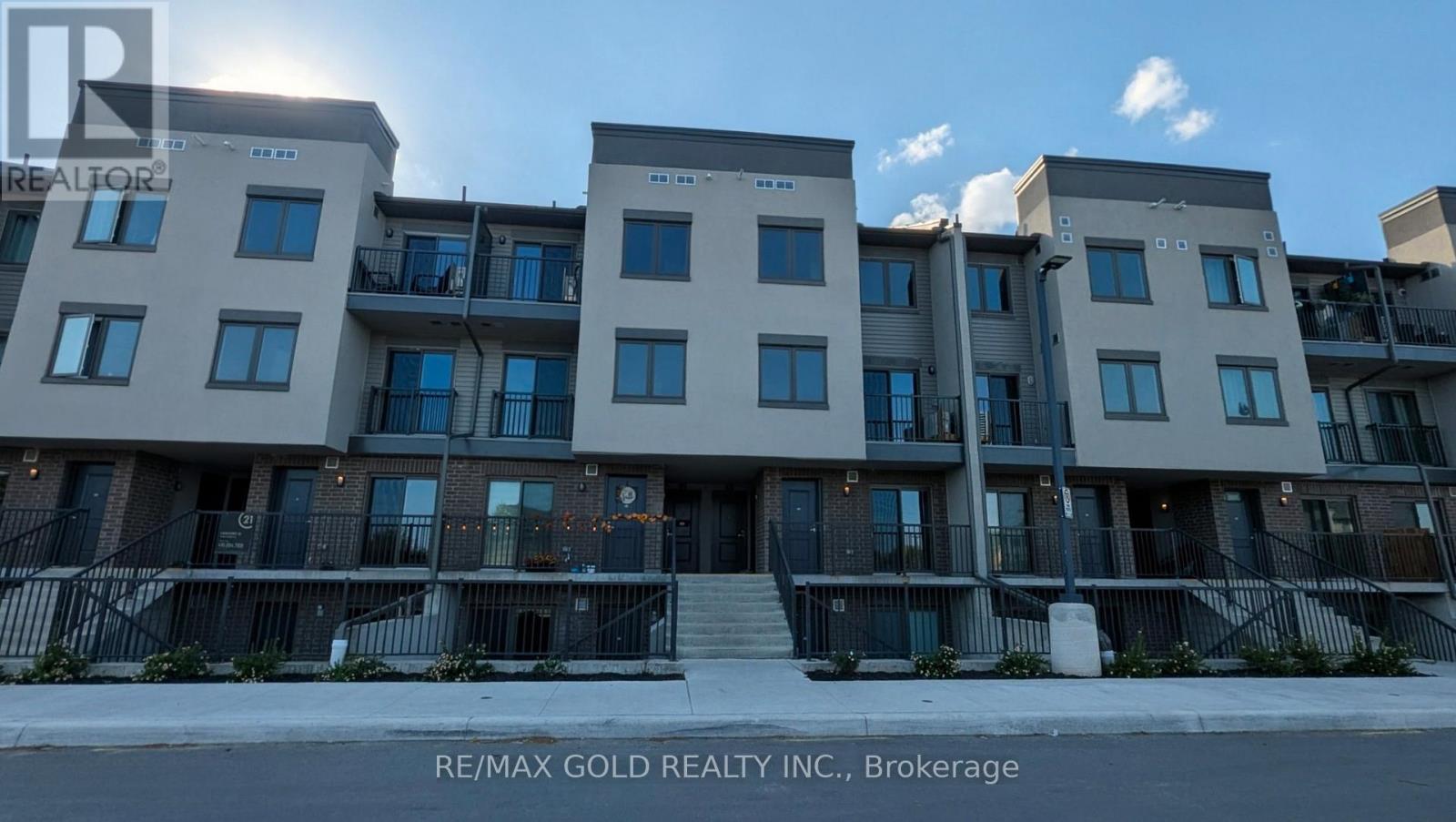 C48 - 370 Fisher Mills Road, Cambridge, Ontario  N3C 0G8 - Photo 2 - X12587996