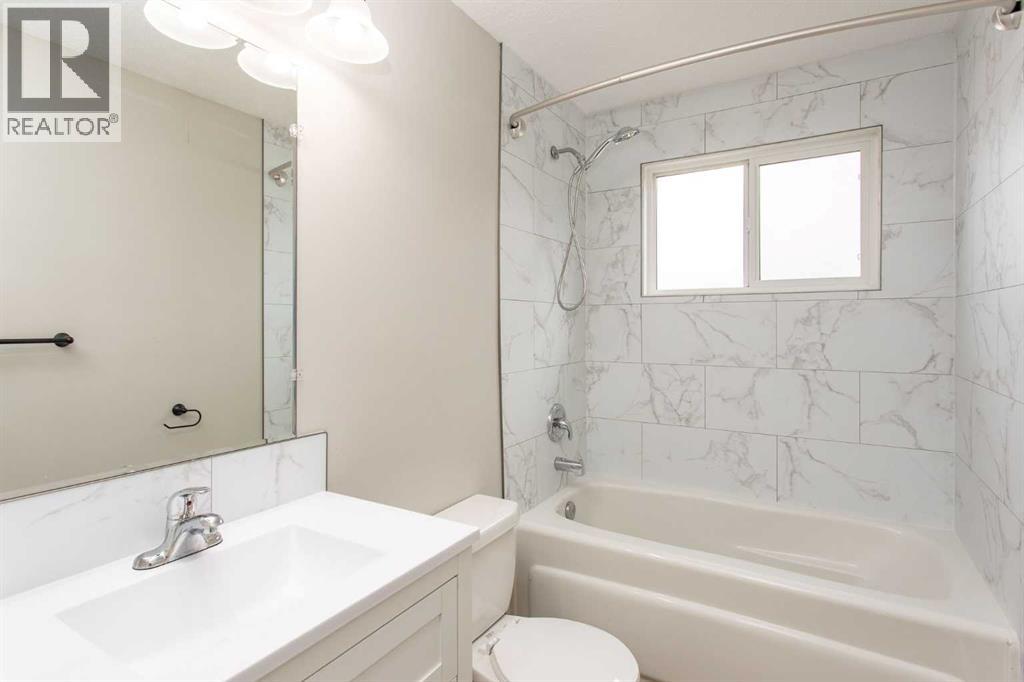 5233 47 Street, Lacombe, Alberta  T4L 1J3 - Photo 10 - A2240455