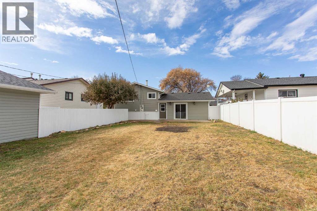 5233 47 Street, Lacombe, Alberta  T4L 1J3 - Photo 5 - A2240455