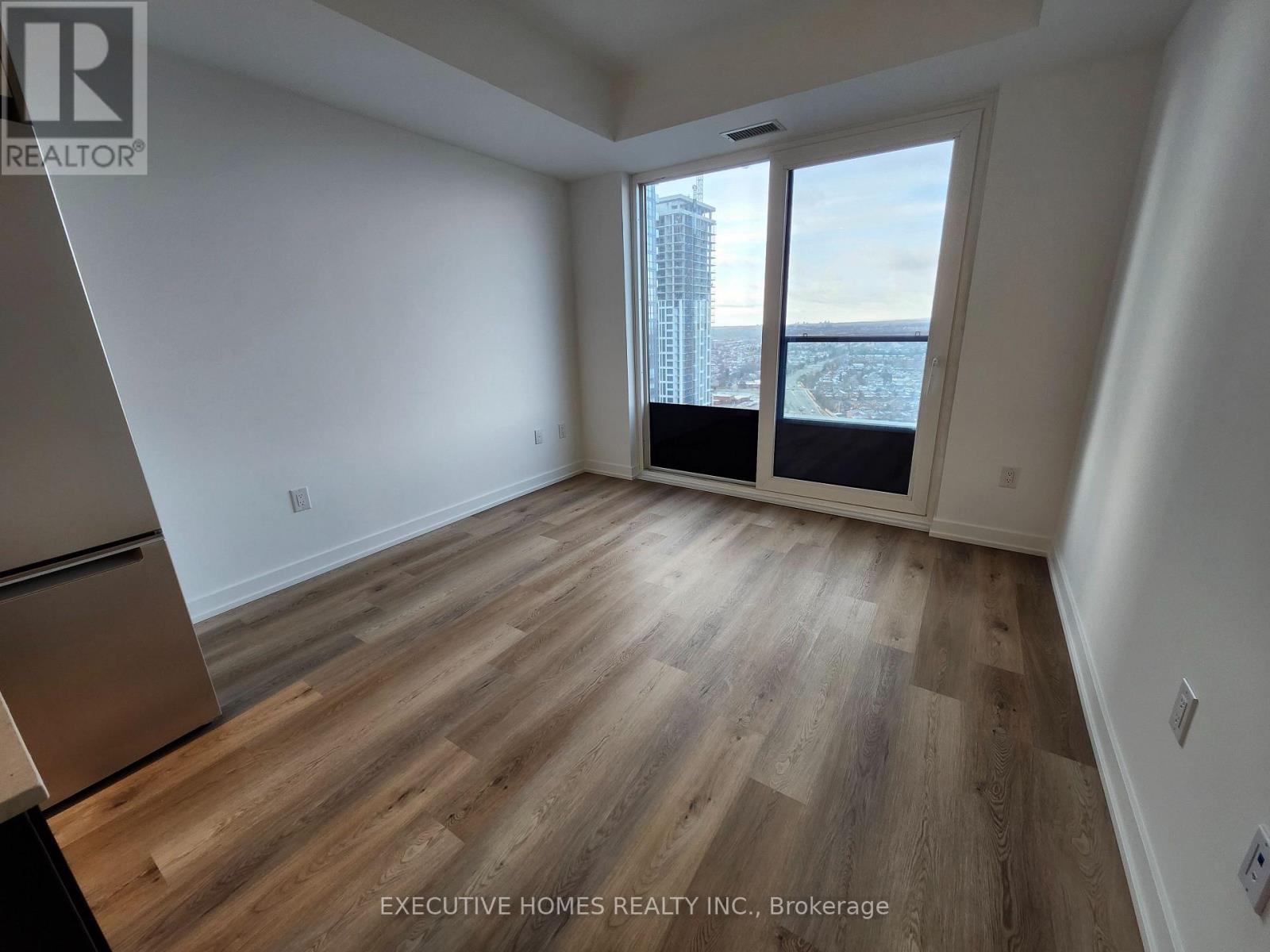 2409 - 395 Square One Drive, Mississauga, Ontario  L5B 0P6 - Photo 5 - W12587834