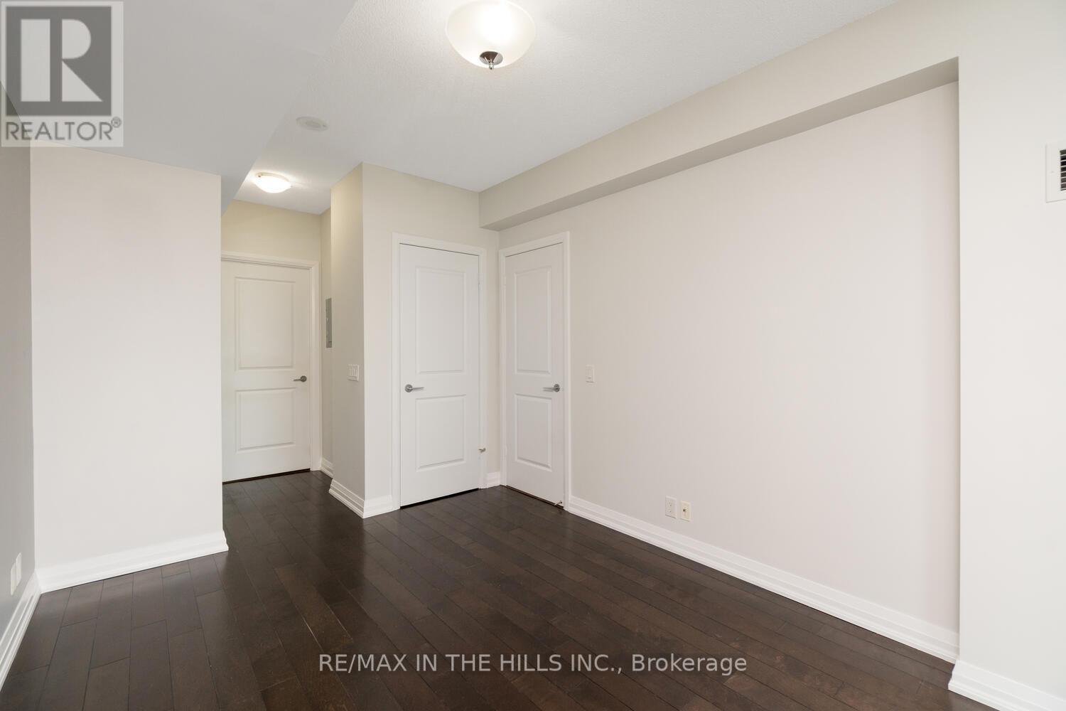 310 - 1055 Southdown Road, Mississauga, Ontario  L5J 0A3 - Photo 13 - W12588008