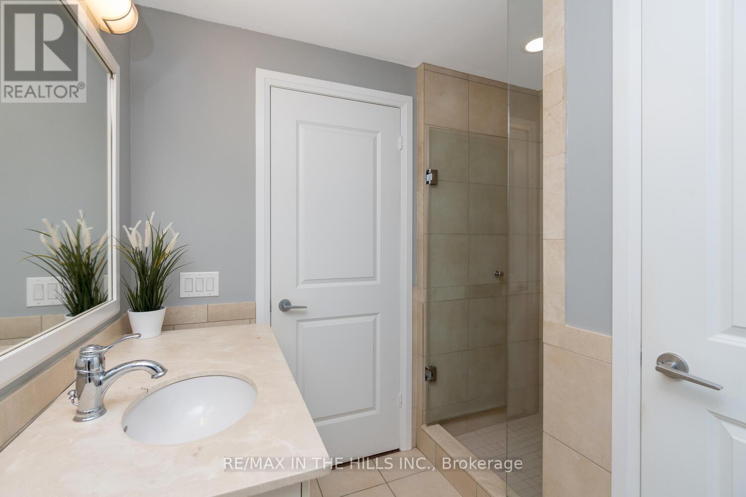 310 - 1055 Southdown Road, Mississauga, Ontario  L5J 0A3 - Photo 17 - W12588008