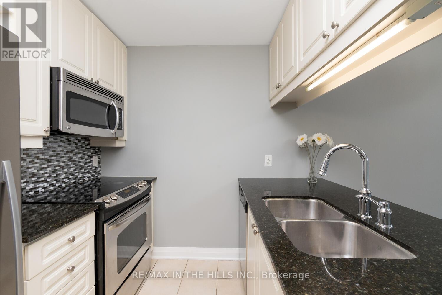 310 - 1055 Southdown Road, Mississauga, Ontario  L5J 0A3 - Photo 4 - W12588008