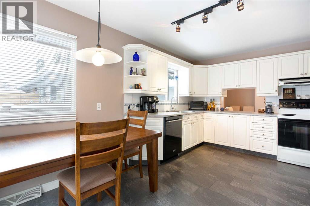 2607 Kelwood Drive Sw, Calgary, Alberta  T3E 4A1 - Photo 13 - A2273154