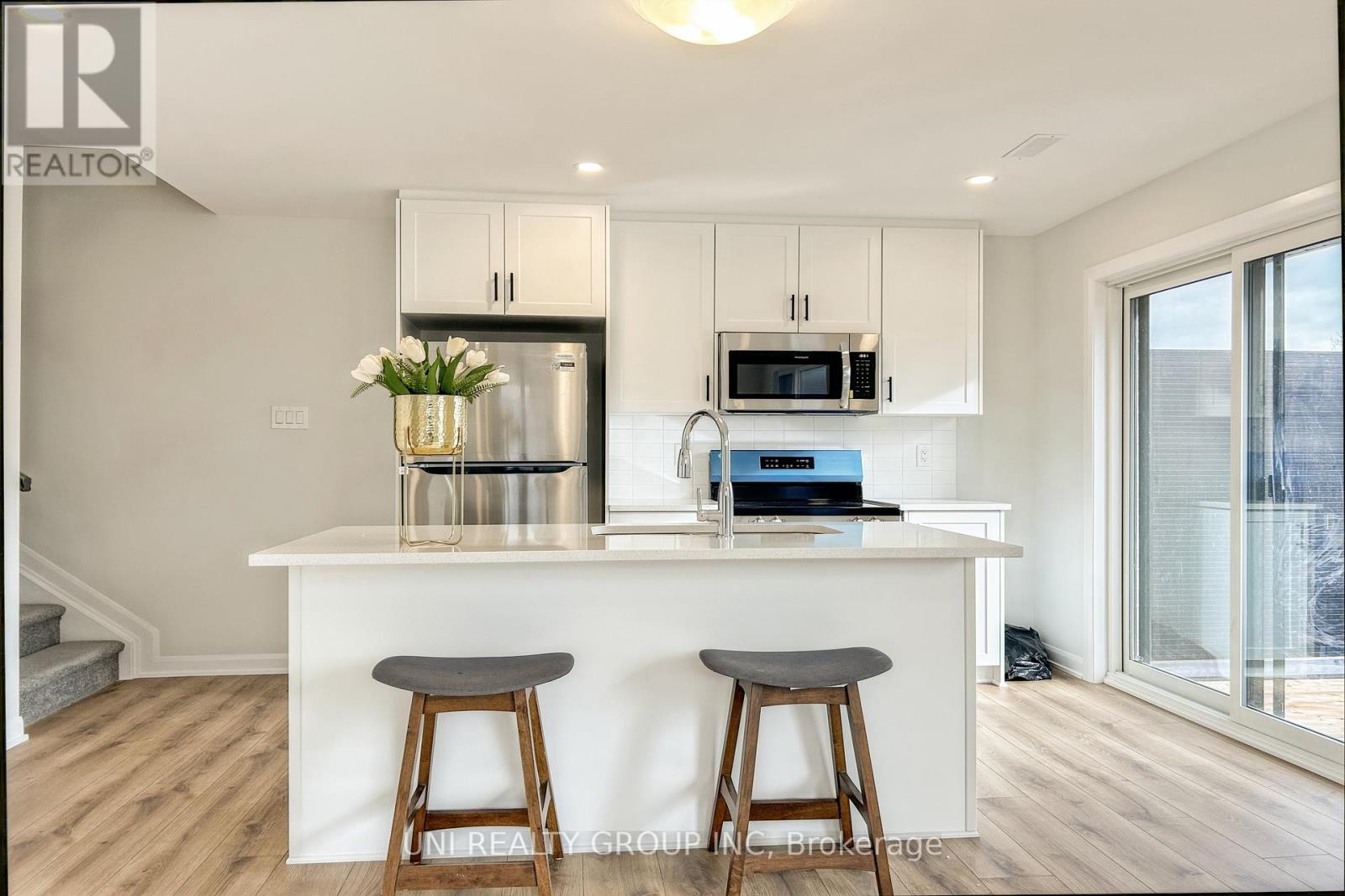 835 Arcadian Private, Ottawa, Ontario K2T 0R8 - Photo 9 - X12588060