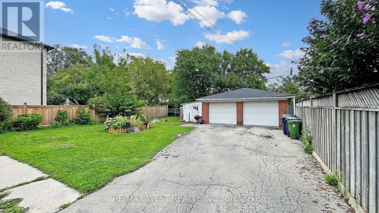Basement - 139 Ranee Avenue, Toronto, Ontario  M6A 1N3 - Photo 29 - C12588046