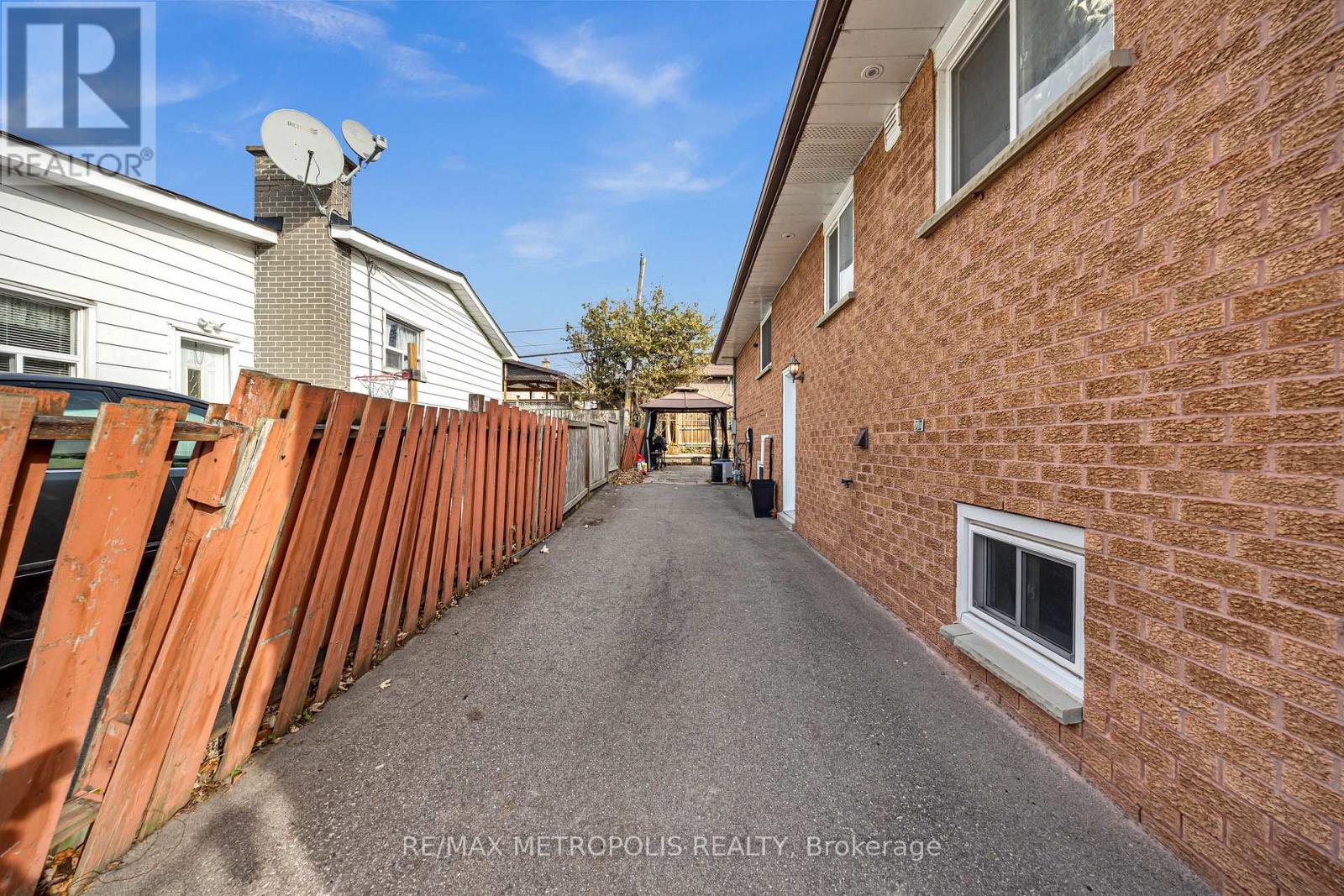 Main - 897 Liverpool Road, Pickering, Ontario  L1W 1S5 - Photo 3 - E12588040