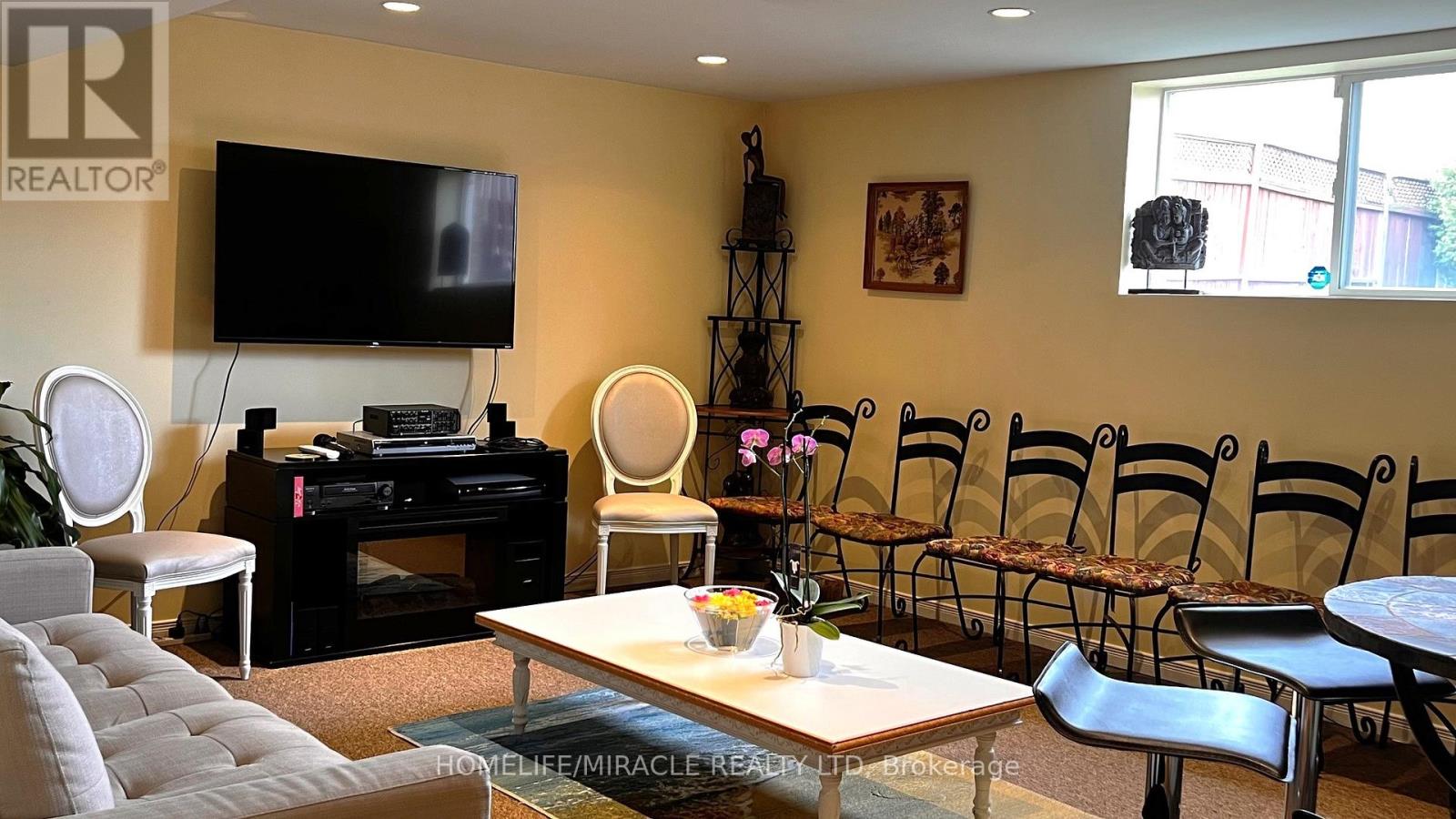 62 Vitlor Drive, Richmond Hill, Ontario  L4E 4P9 - Photo 17 - N12587080