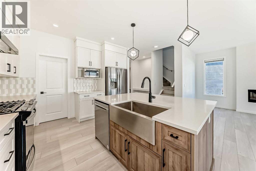 392 Carringvue Place Nw, Calgary, Alberta  T3P 2A4 - Photo 5 - A2258518