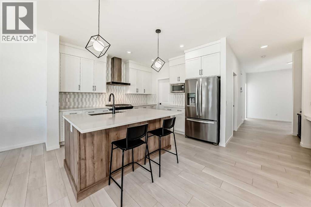 392 Carringvue Place Nw, Calgary, Alberta  T3P 2A4 - Photo 2 - A2258518