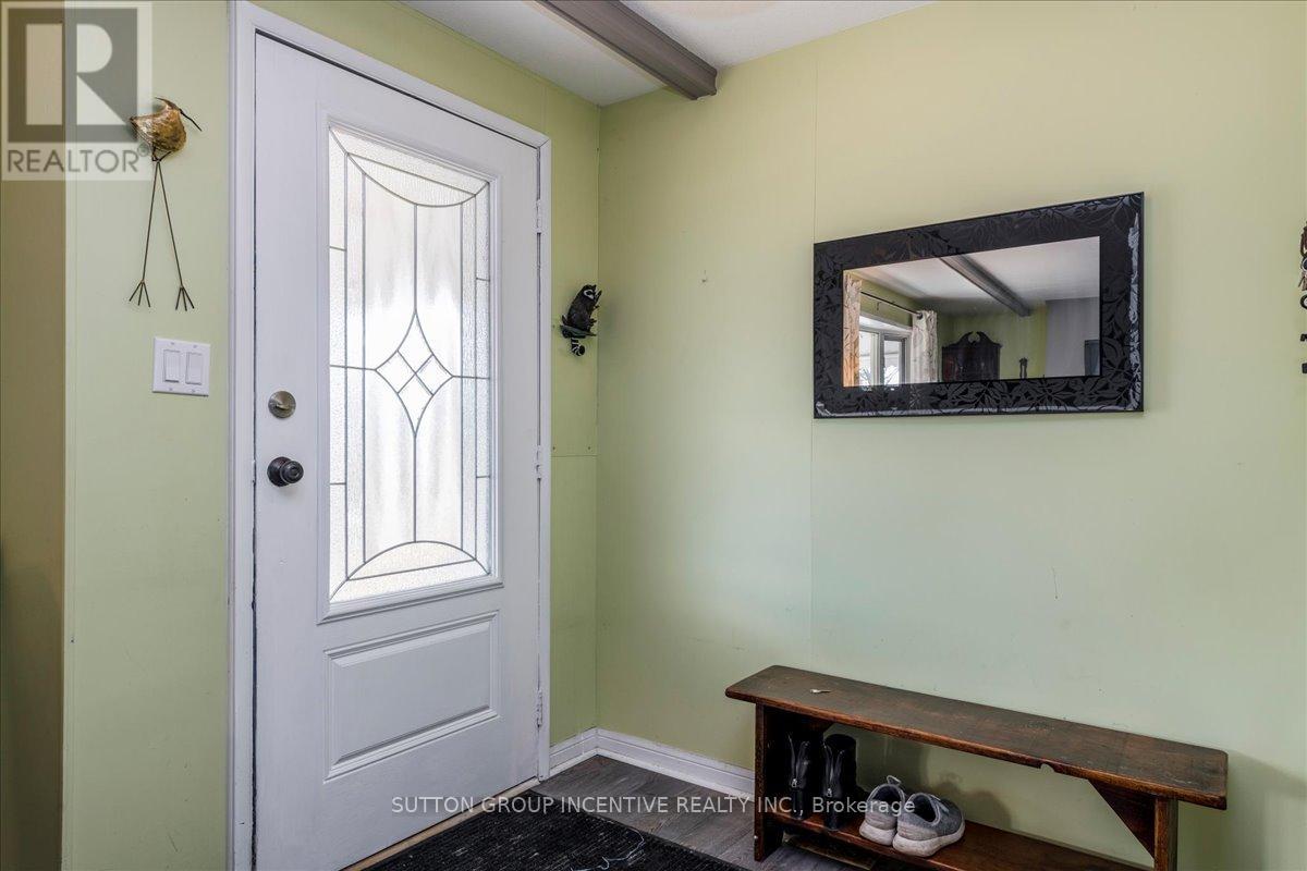 29 Main Street, Innisfil, Ontario  L9S 1L9 - Photo 3 - N12588066