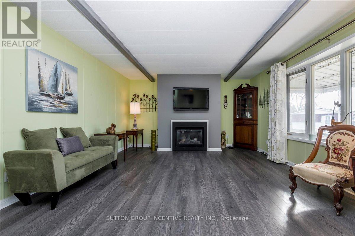 29 Main Street, Innisfil, Ontario  L9S 1L9 - Photo 5 - N12588066