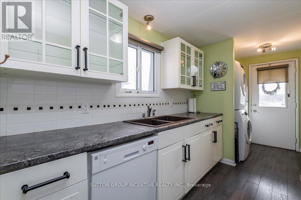 29 Main Street, Innisfil, Ontario  L9S 1L9 - Photo 9 - N12588066