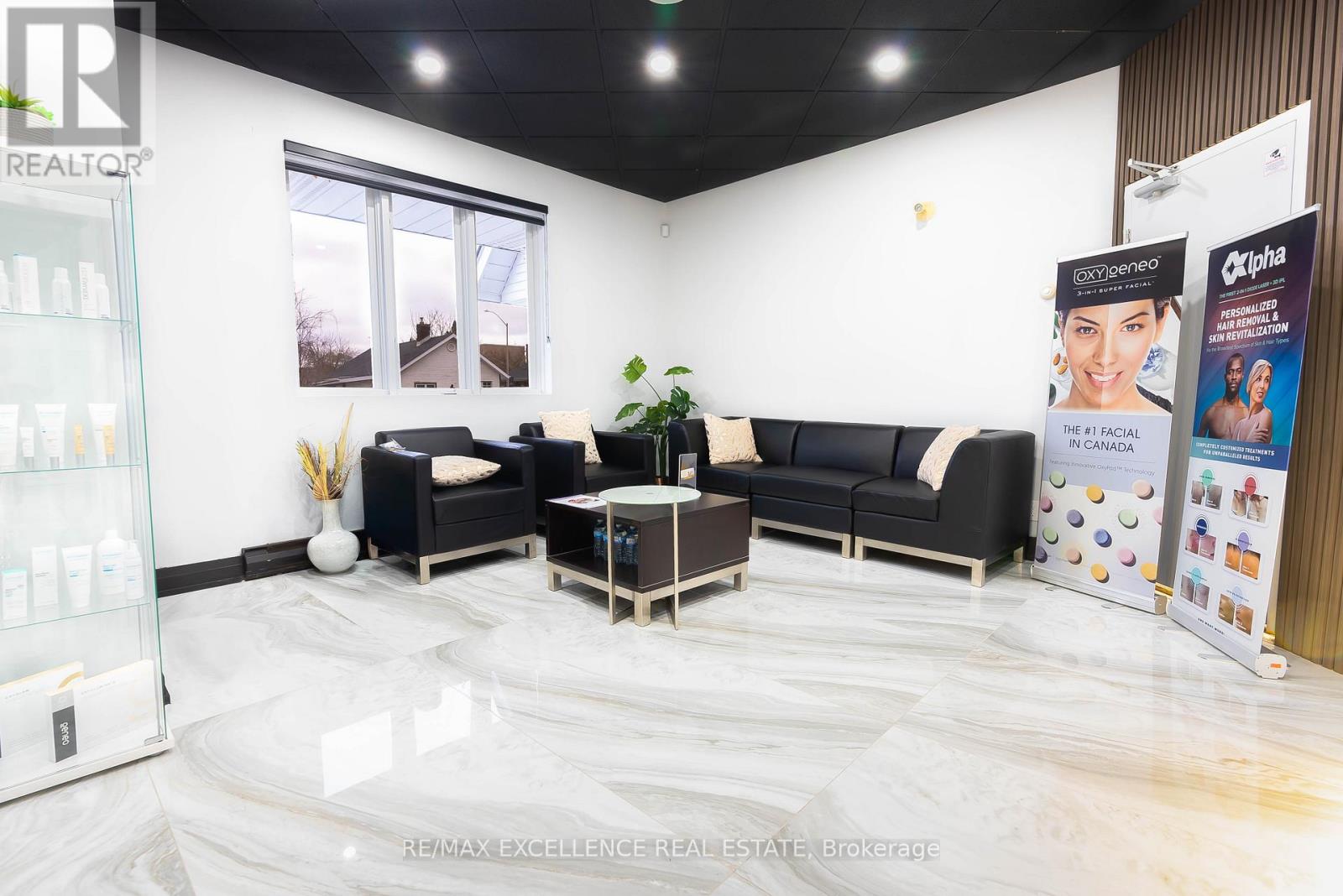 102 - 151 Randall Street, Oakville, Ontario L6J 1P5 - Photo 7 - W12588034