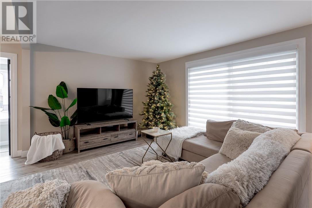 2016 Wiltshire, Greater Sudbury, Ontario  P3B 1Y4 - Photo 14 - 2125802