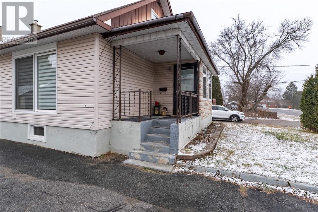 2016 Wiltshire, Greater Sudbury, Ontario  P3B 1Y4 - Photo 29 - 2125802