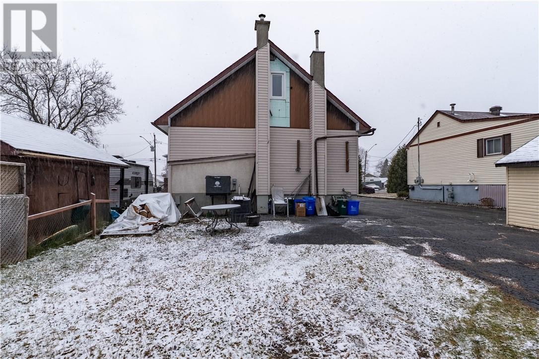 2016 Wiltshire, Greater Sudbury, Ontario  P3B 1Y4 - Photo 34 - 2125802