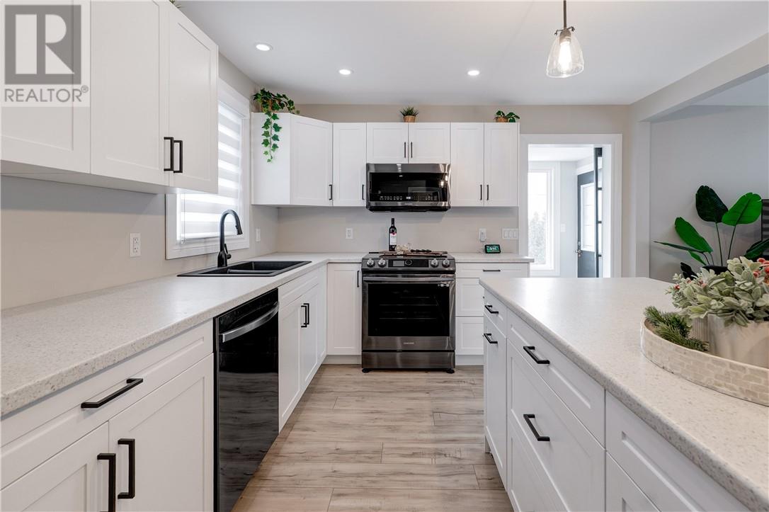 2016 Wiltshire, Greater Sudbury, Ontario  P3B 1Y4 - Photo 6 - 2125802