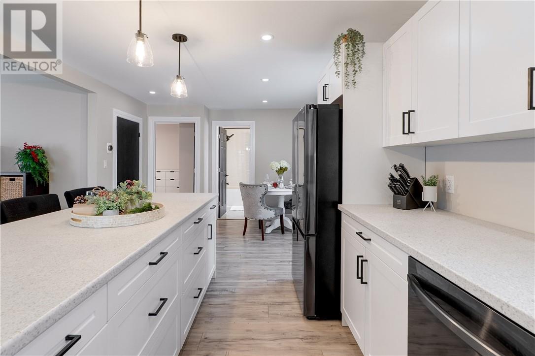 2016 Wiltshire, Greater Sudbury, Ontario  P3B 1Y4 - Photo 7 - 2125802