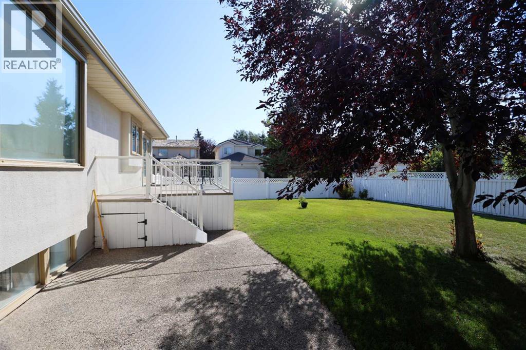 15 Hampshire Close Nw, Calgary, Alberta  T3A 4X9 - Photo 29 - A2252395