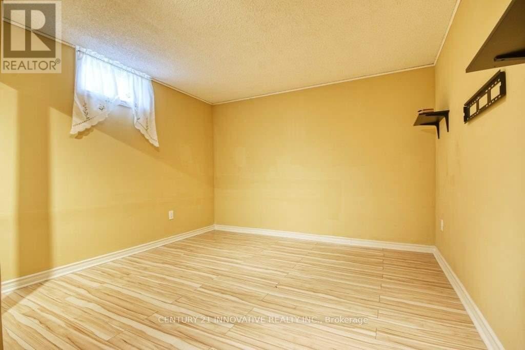 74 Fletcherdon Crescent, Toronto, Ontario  M3N 1S3 - Photo 3 - W12587904