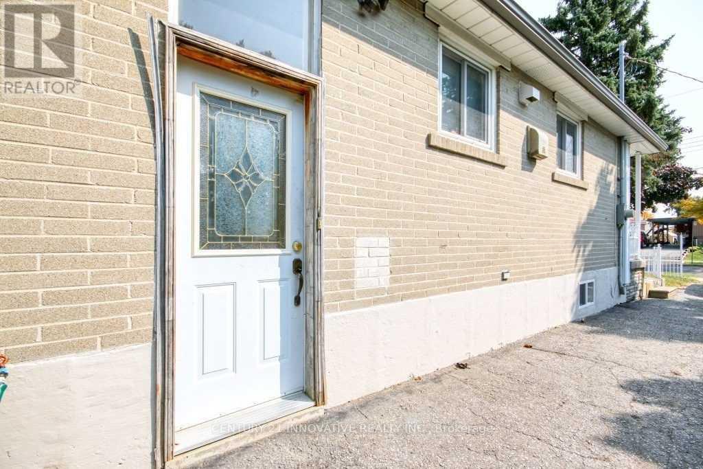 74 Fletcherdon Crescent, Toronto, Ontario  M3N 1S3 - Photo 19 - W12587904