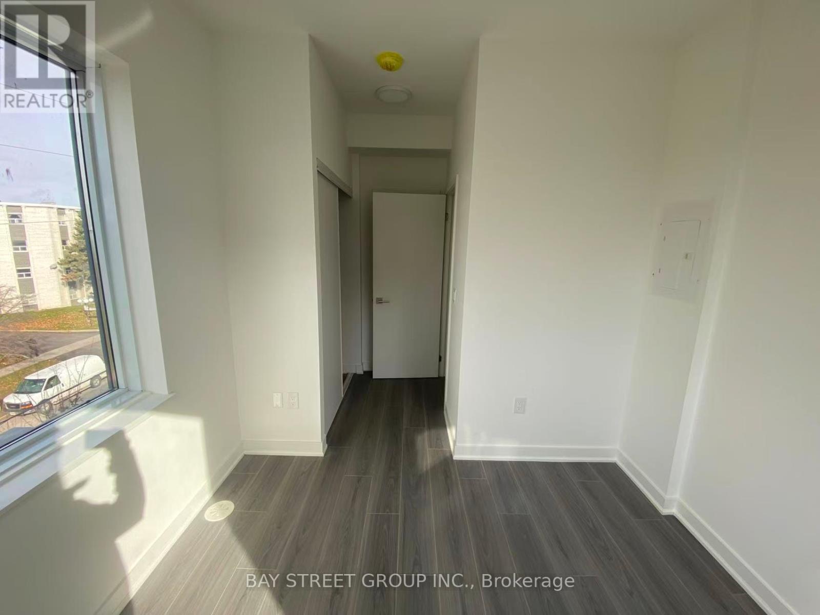 71 Curlew Drive, Toronto, Ontario M3A 0B2 - Photo 3 - C12587360