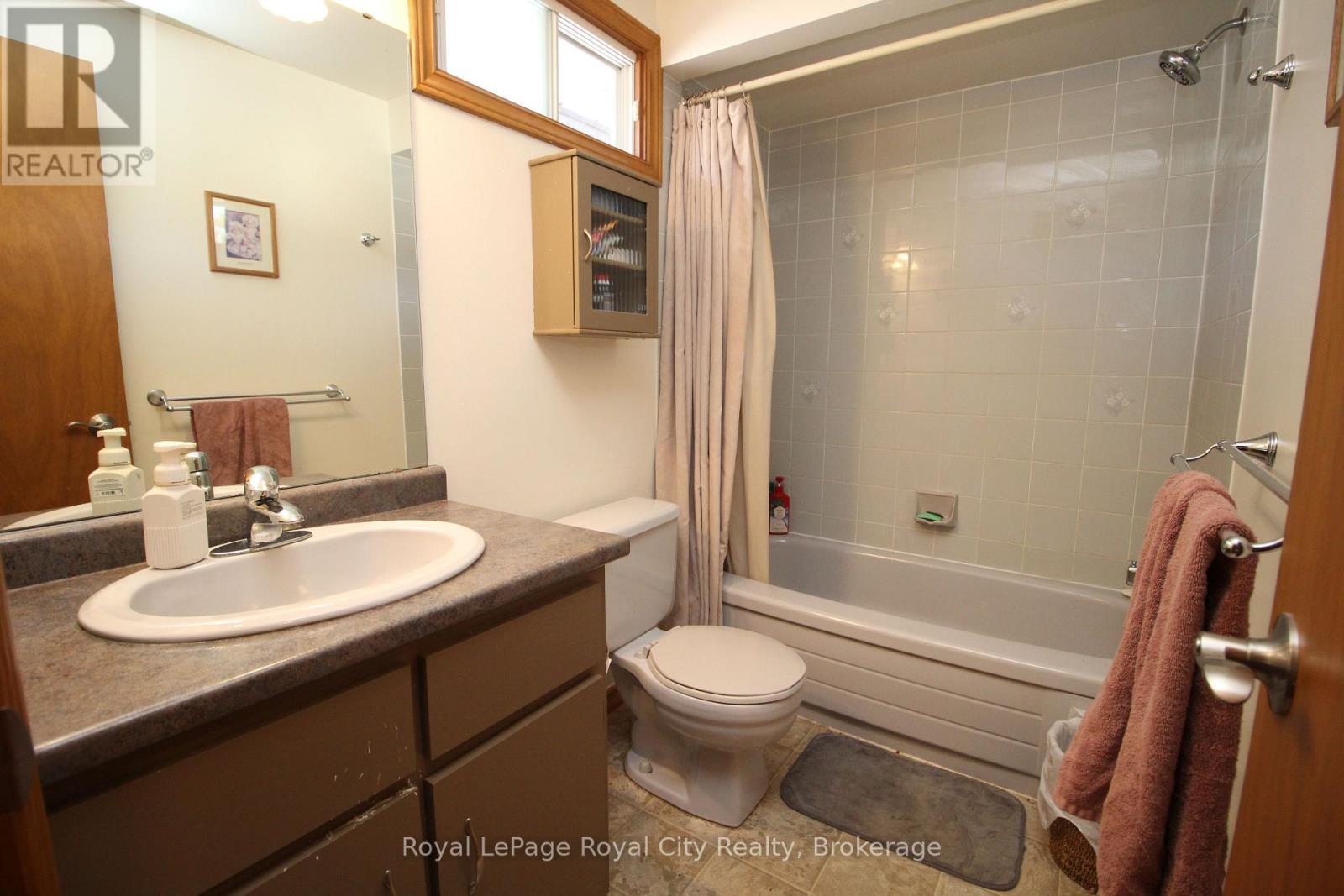 40 Shoemaker Crescent, Guelph, Ontario  N1K 1J6 - Photo 13 - X12471482