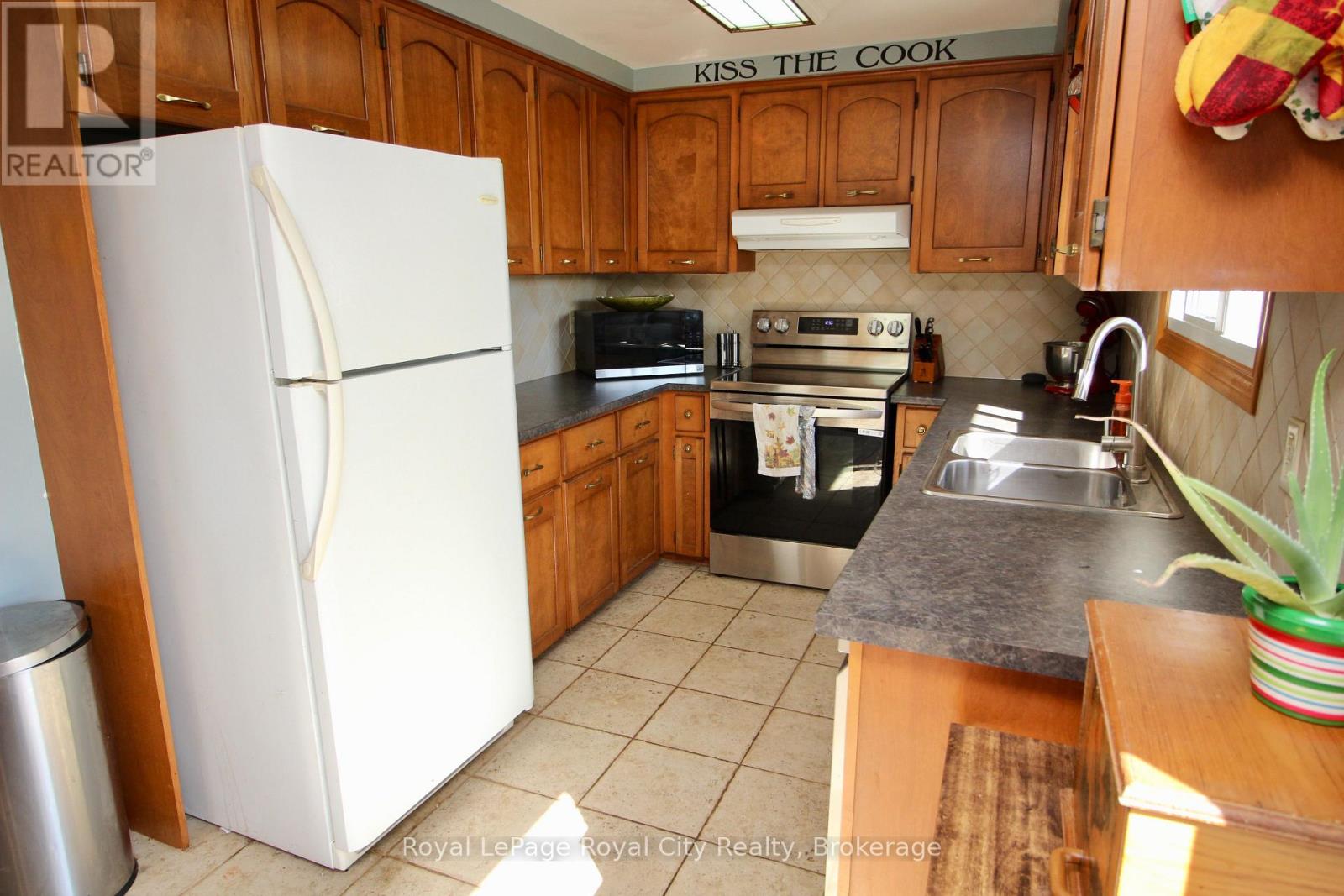 40 Shoemaker Crescent, Guelph, Ontario  N1K 1J6 - Photo 33 - X12471482