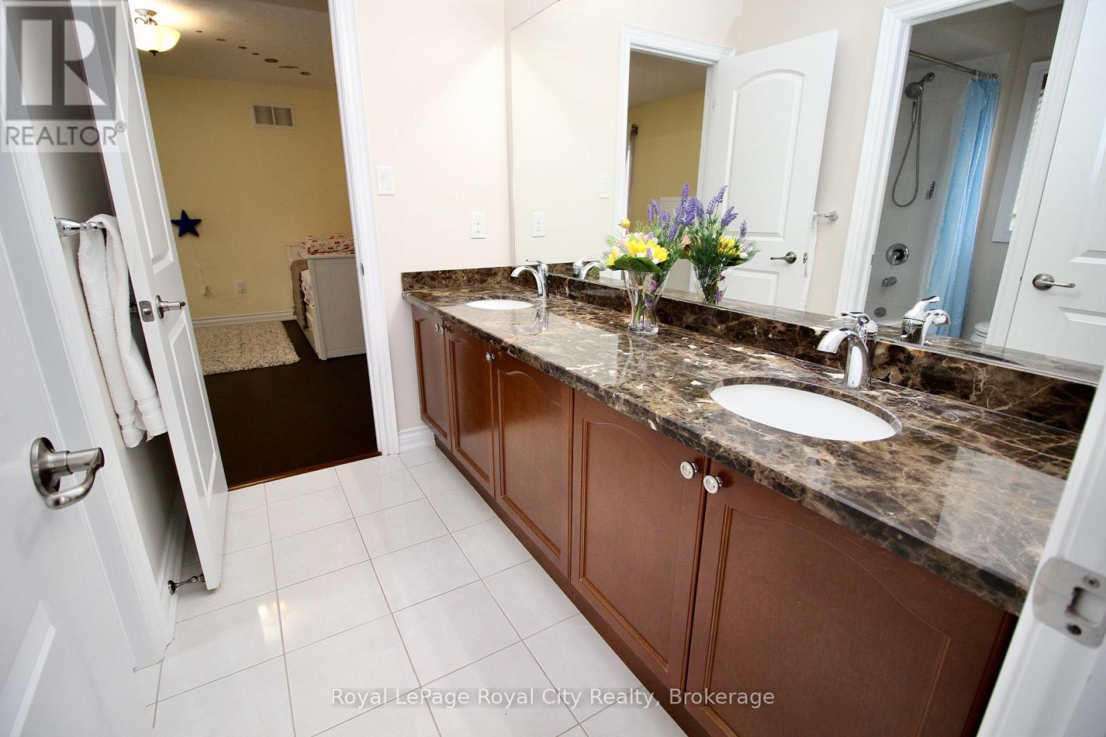 39 Dalmeny Drive, Brampton, Ontario  L6X 2Y4 - Photo 28 - W12588104