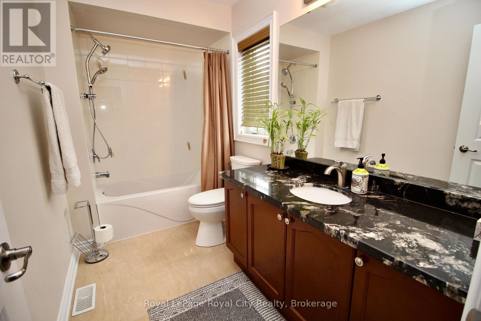 39 Dalmeny Drive, Brampton, Ontario  L6X 2Y4 - Photo 34 - W12588104