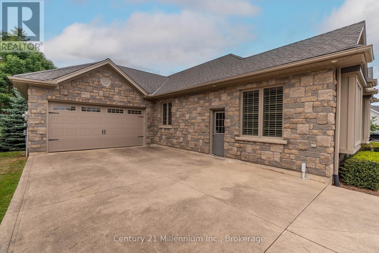 6 Glen Abbey Court, Meaford, Ontario  N4L 1Y4 - Photo 1 - X12588094