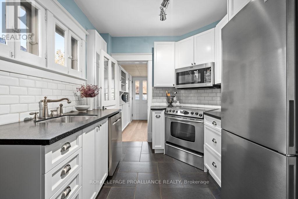 47 Pembroke Street, Kingston, Ontario  K7L 4N5 - Photo 14 - X12588092