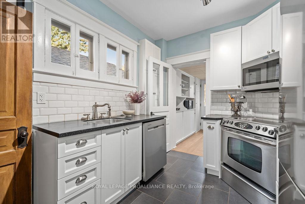 47 Pembroke Street, Kingston, Ontario  K7L 4N5 - Photo 15 - X12588092